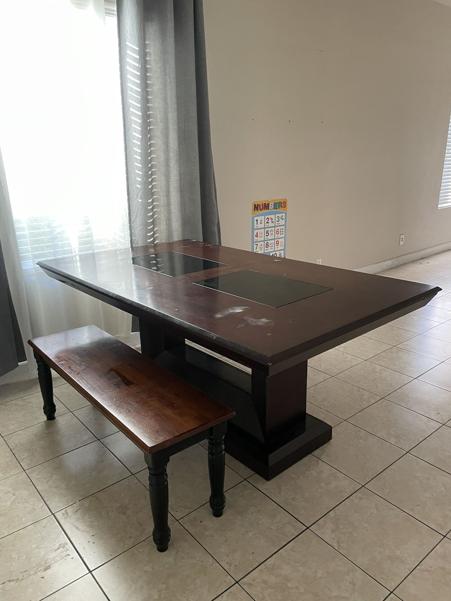 Living Spaces Expandable Table 