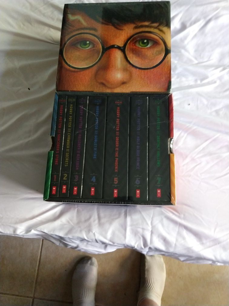 Harry Potter set unopened 1-7 books. Pick up only