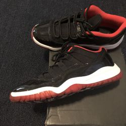 Jordan retro 11 low “bred”