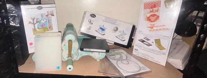 Sizzix Big Shot Die Cutting Machine Bundle