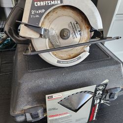 Craftsman Circular Saw With Spare Blade and Case