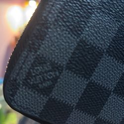 LOUIS VUITTON Damien Graphite zippy Wallet Vertical
