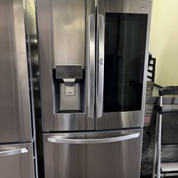 LG INSTA VIEW FRENCH STYLE REFRIGERATOR IN STAINLESS STEEL 