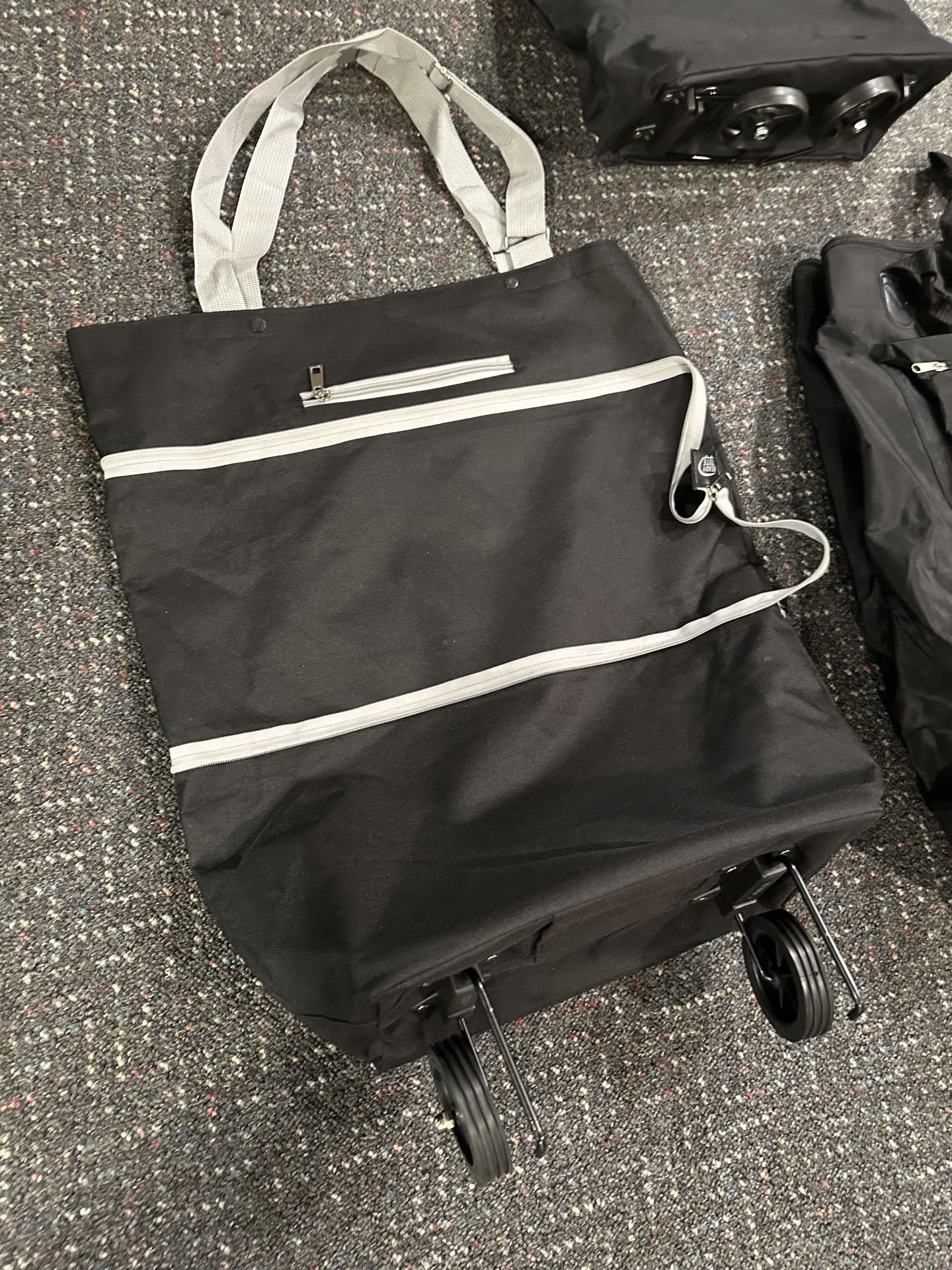 Expanding Tote Bag with Fold Away Wheels