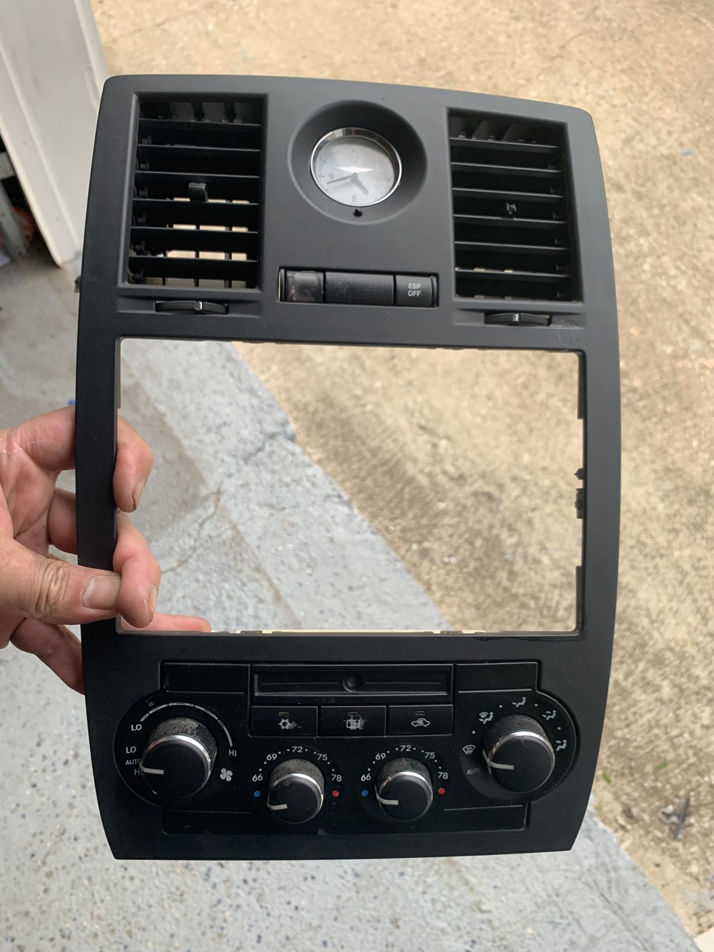 Complete bezel and Heater control for chrysler 300 , 2005 to 2010