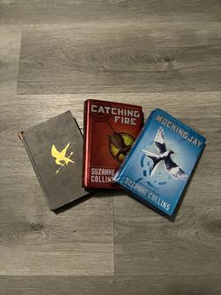 Suzanne Collin’s Hunger Games Trilogy Hardcover Book Set