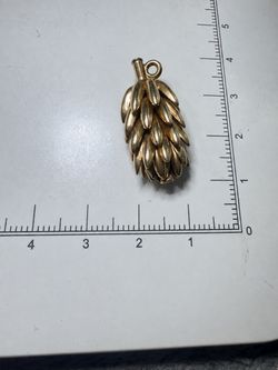 Vintage 10K Yellow Gold Banana Bunch 3D Charm Pendant 3.6g