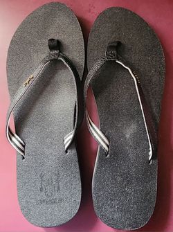 BRAND NEW Womens Kuailu size 10 Black Flip Flops