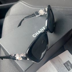 Woman's Chanel Glasses for Sale in Avondale, AZ - OfferUp