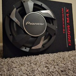 '12 Pioneer Subwoofer W/Amp built in