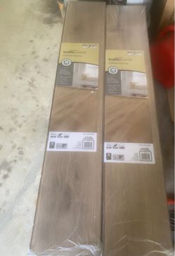 TrafficMaster Ivy Sand Oak 7 mm T × 8.03 in W × 47.64 in L Click Lock Laminate Wood Flooring