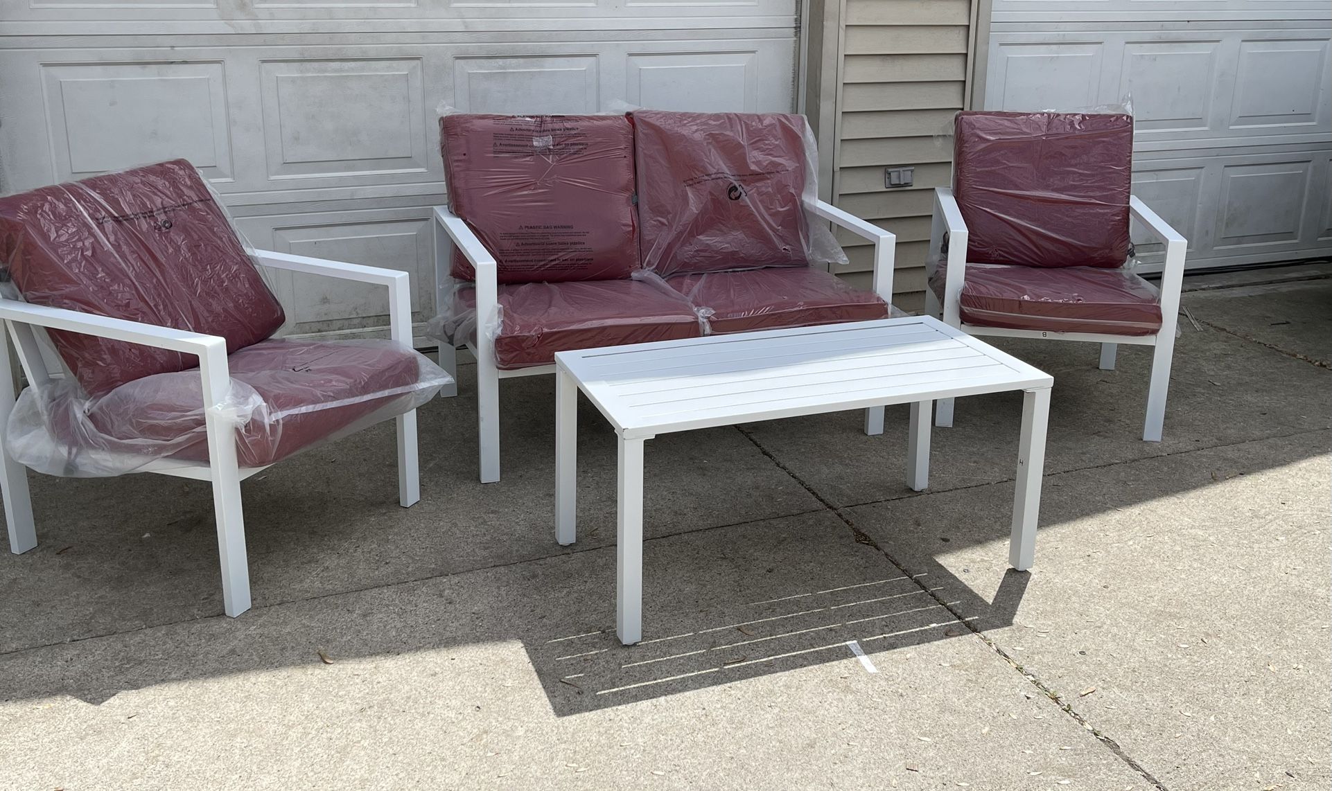 Outdoor patio furniture conversation set metal loveseat with 2 lounge chairs & coffee table - NEW