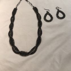 Necklace/Earrings Set