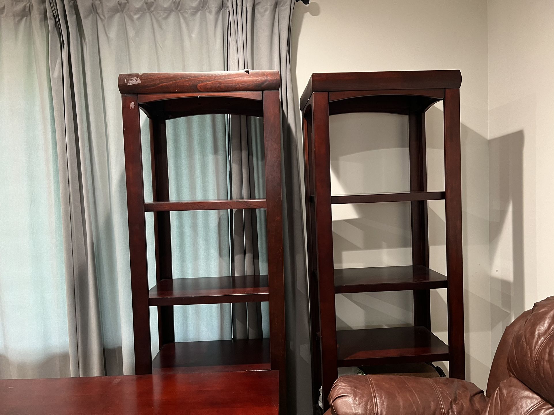 2 Bookshelves