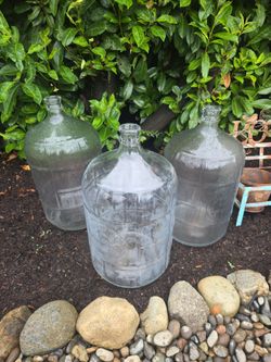 Glass containers montana calles spring water