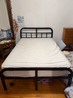 Metal bed frame— full