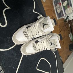 Jordan 4 Military Black 