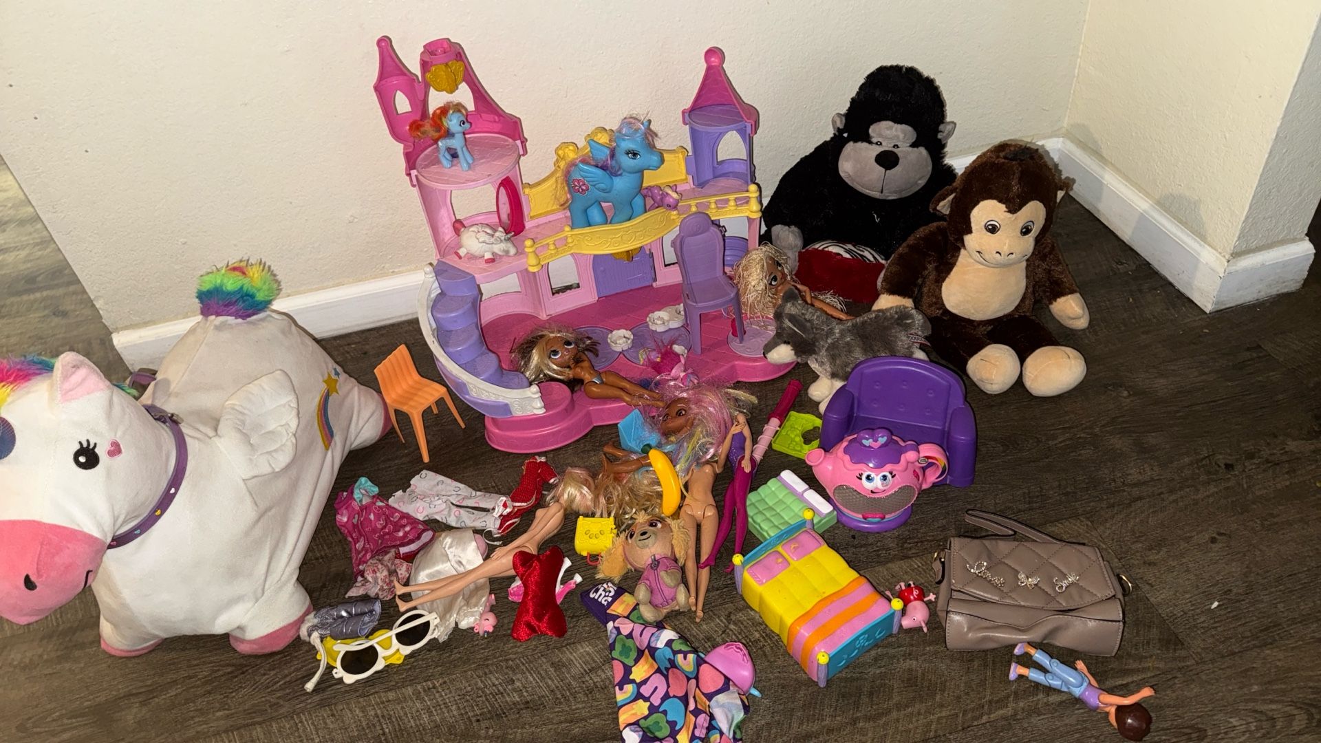 Lot Of Toys, Casttle House, Barbies, Lols, Accesories, Unicor Bouncer
