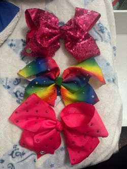 Jojo Siwa bows