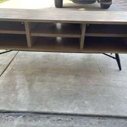 Brown Light Countertop 