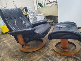 Ekornes Stressless Recliner Chair + Ottoman | Black Leather | Teak Base | Norway