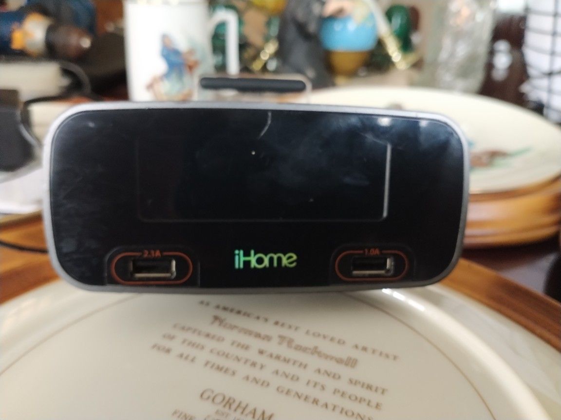 I Home Clock & Charging Station Three Ports