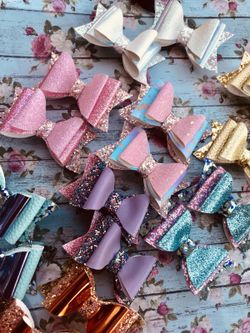 Glitter bows