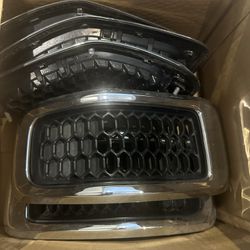 Genuine Jeep parts - Grill Kit Replacement For Jeep Cherokee 