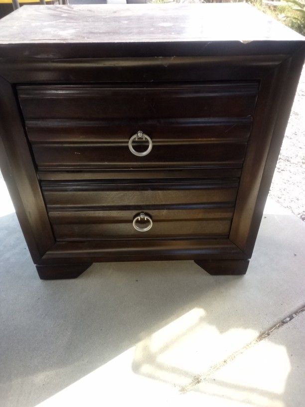 Side Table/End Table