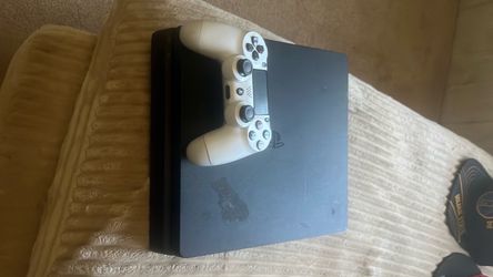 Offers? Sony PlayStation 4 Slim with Controller RESET NEW