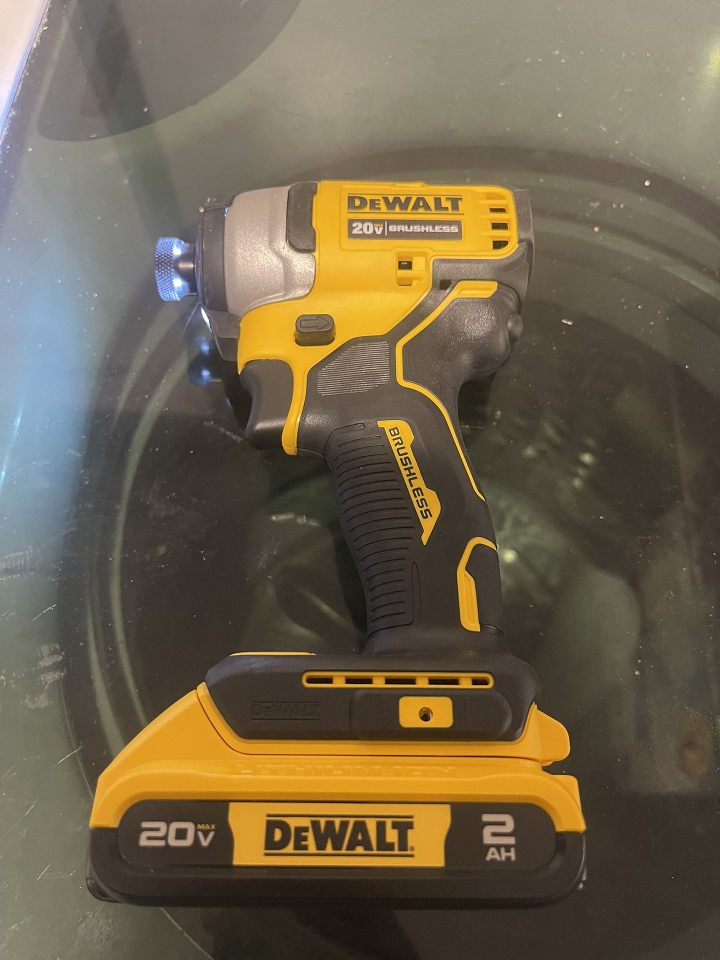 Dewalt Impact Atomic 1/4