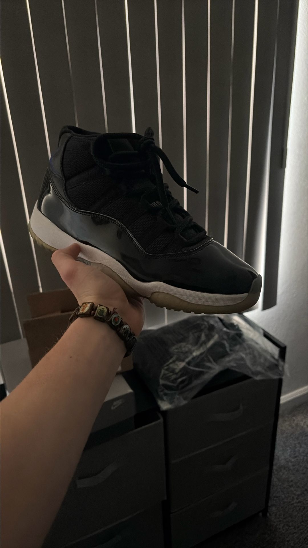 Air Jordan MensSize 9.5 Jordan 11 49$ I WANT SOLD ASAP