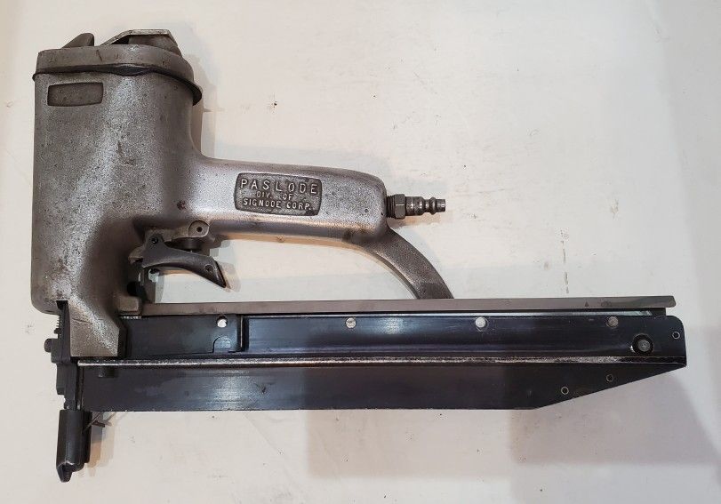 Paslode Staple Gun (GO1047848)