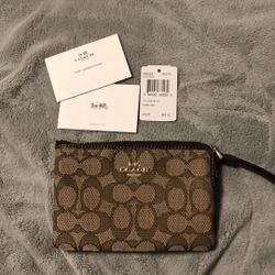 Coach wristlet (new)