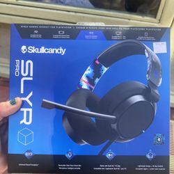 SkullCandy SLYR PRO Gaming Headphones With Mic