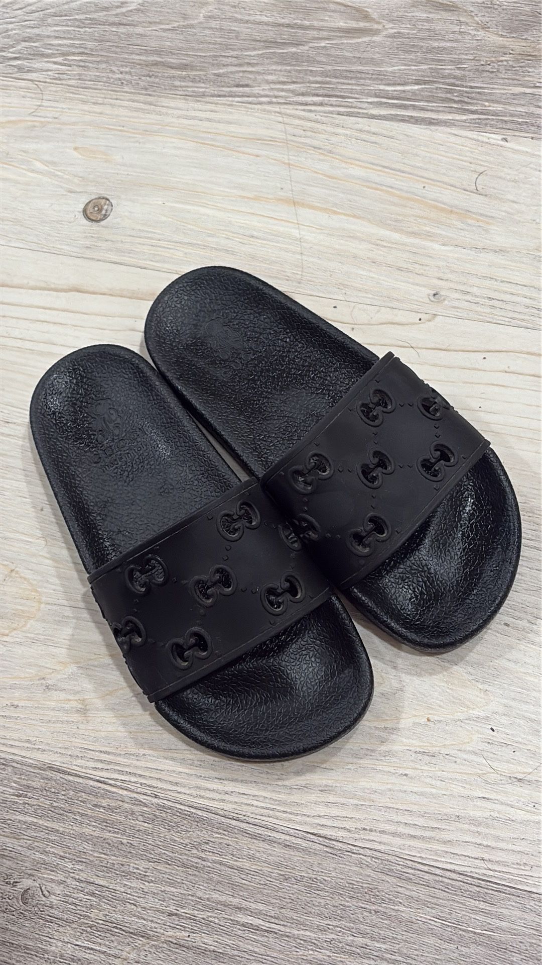 Gucci new sandals