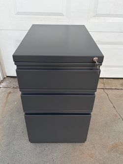 Drawer file con llantas