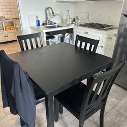 Table With 4 Chairs 