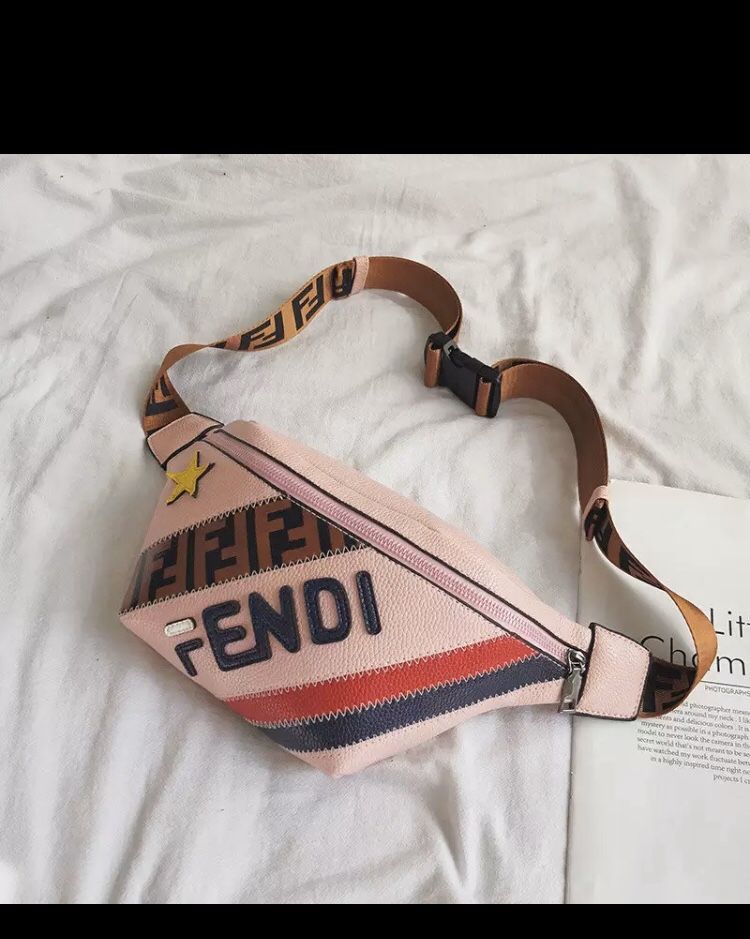 Fendi fannypack pouch bag