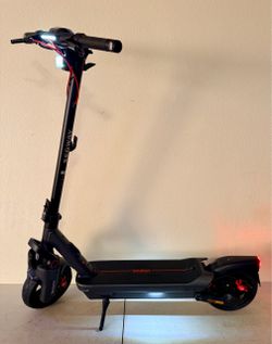 Segway Max G3 Electric Scooter w/ 28 mph Max Speed, 50 Mile Range - Black