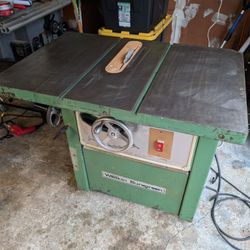 240 volt Heavy Duty Cabinet Grade Table Saw 2 Horsepower 