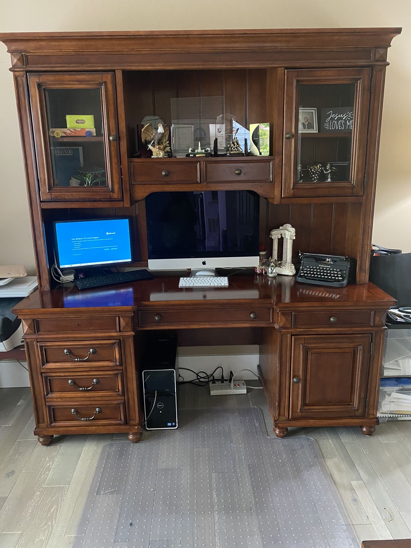 2 Piece Wood Desk And Hutch ( Used )