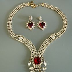 Women’s red and golden jewelry set