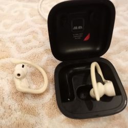 Power beats Headphones $125 Obo