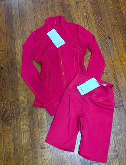 Lululemon Women’s Matching Set – Size 4 – Brand New