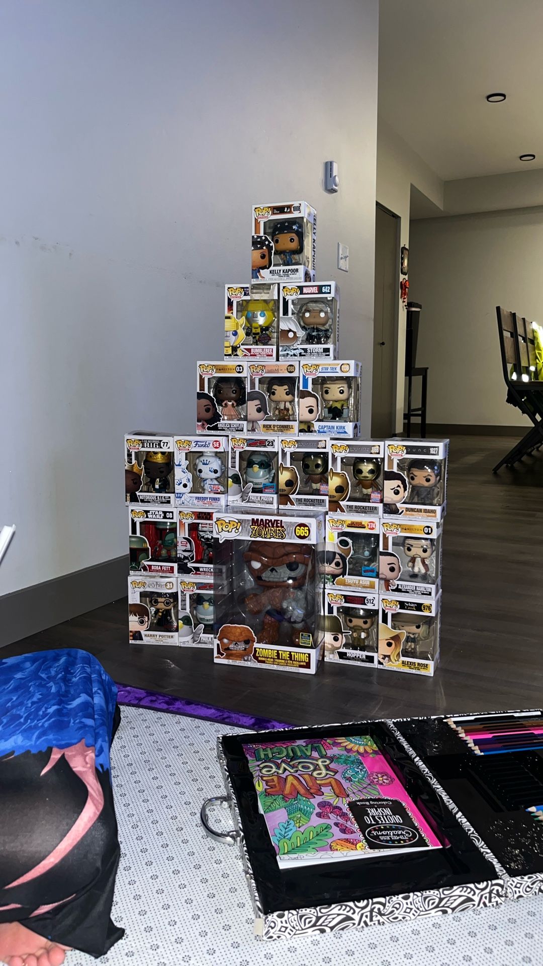 21 Funko Pops