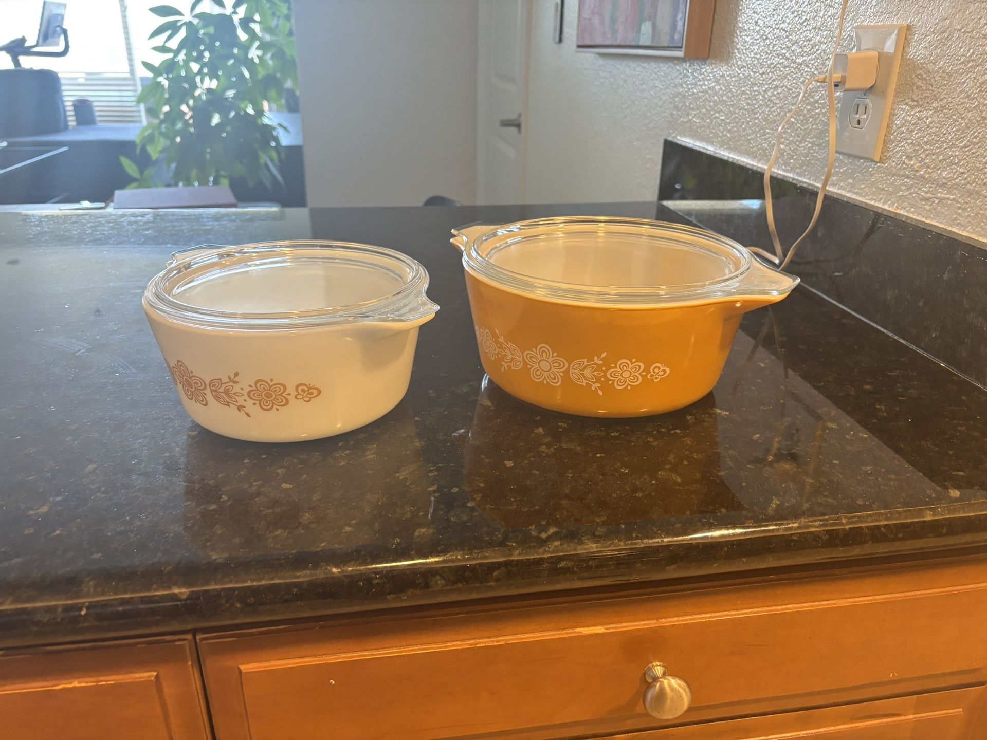 Vintage Pyrex "Butterfly Gold" Casserole Set