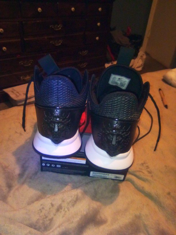 Men's Nike Lebron Witness 4 Black Size 8.5 & Mens Nike Air Jordans 4 Retro Shoes Size 8.5 