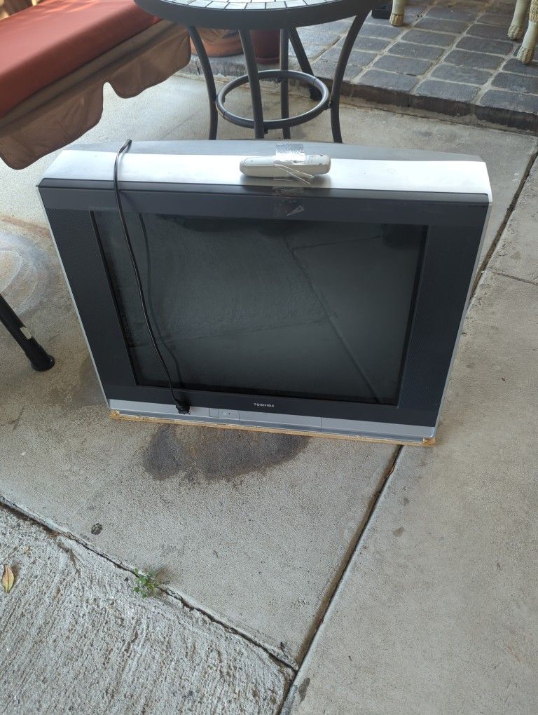 Toshiba TV 80$