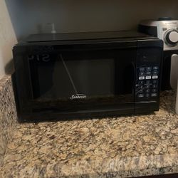Sunbeam Microwave – Excellent Condition